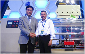 中國工程院院士、華中科技大學黨委書記邵新宇親臨展覽現場指導